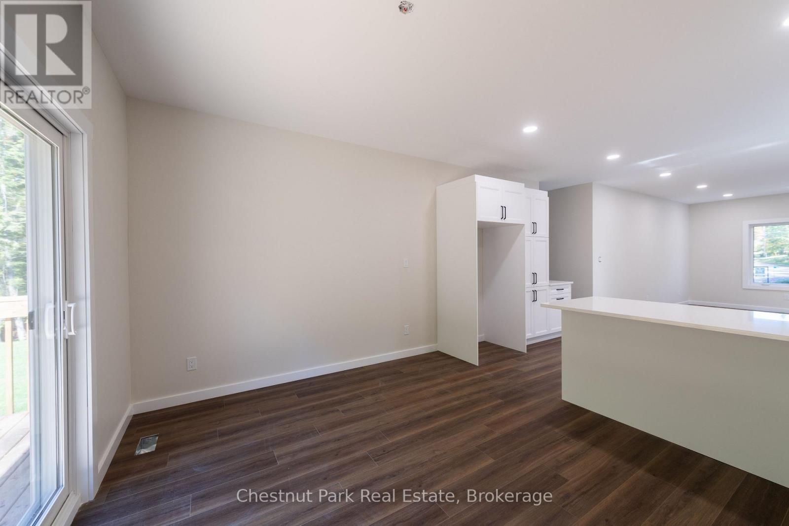 26 Aspen Lane, Nipissing, ON - Indoor Photo Showing Other Room