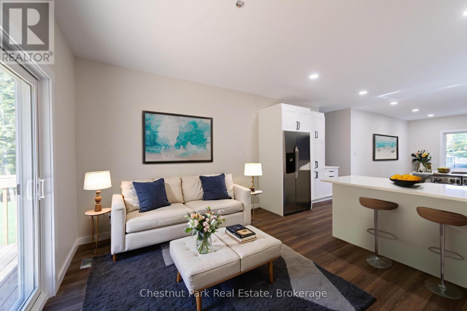 26 Aspen Lane, Nipissing, ON - Indoor Photo Showing Living Room