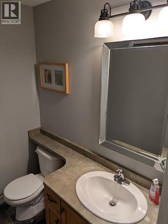 Main Level - 3576 Rose Road, Kelowna, BC - Indoor Photo Showing Bathroom