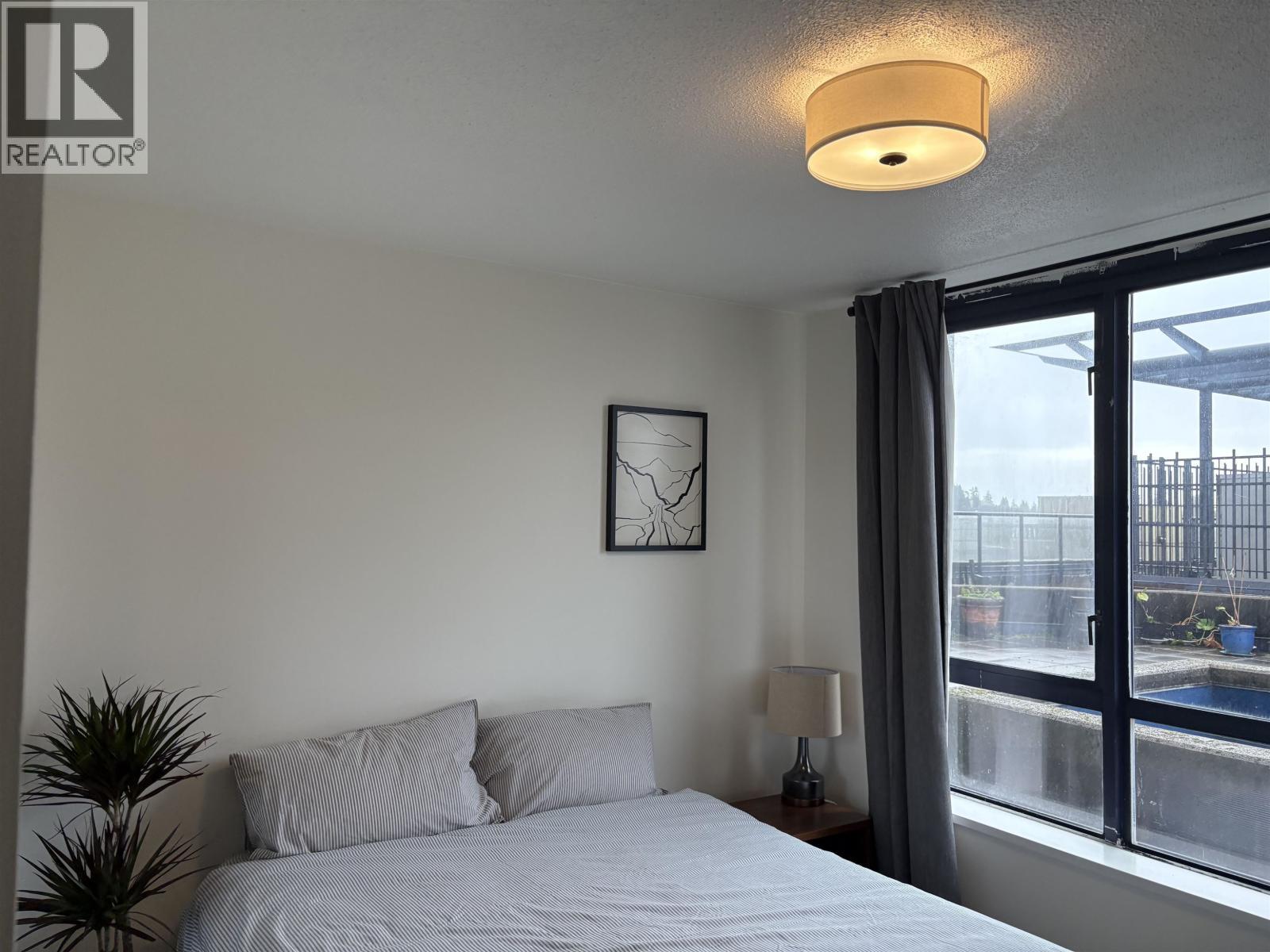 3438 Vanness Avenue, Vancouver, BC - Indoor Photo Showing Bedroom