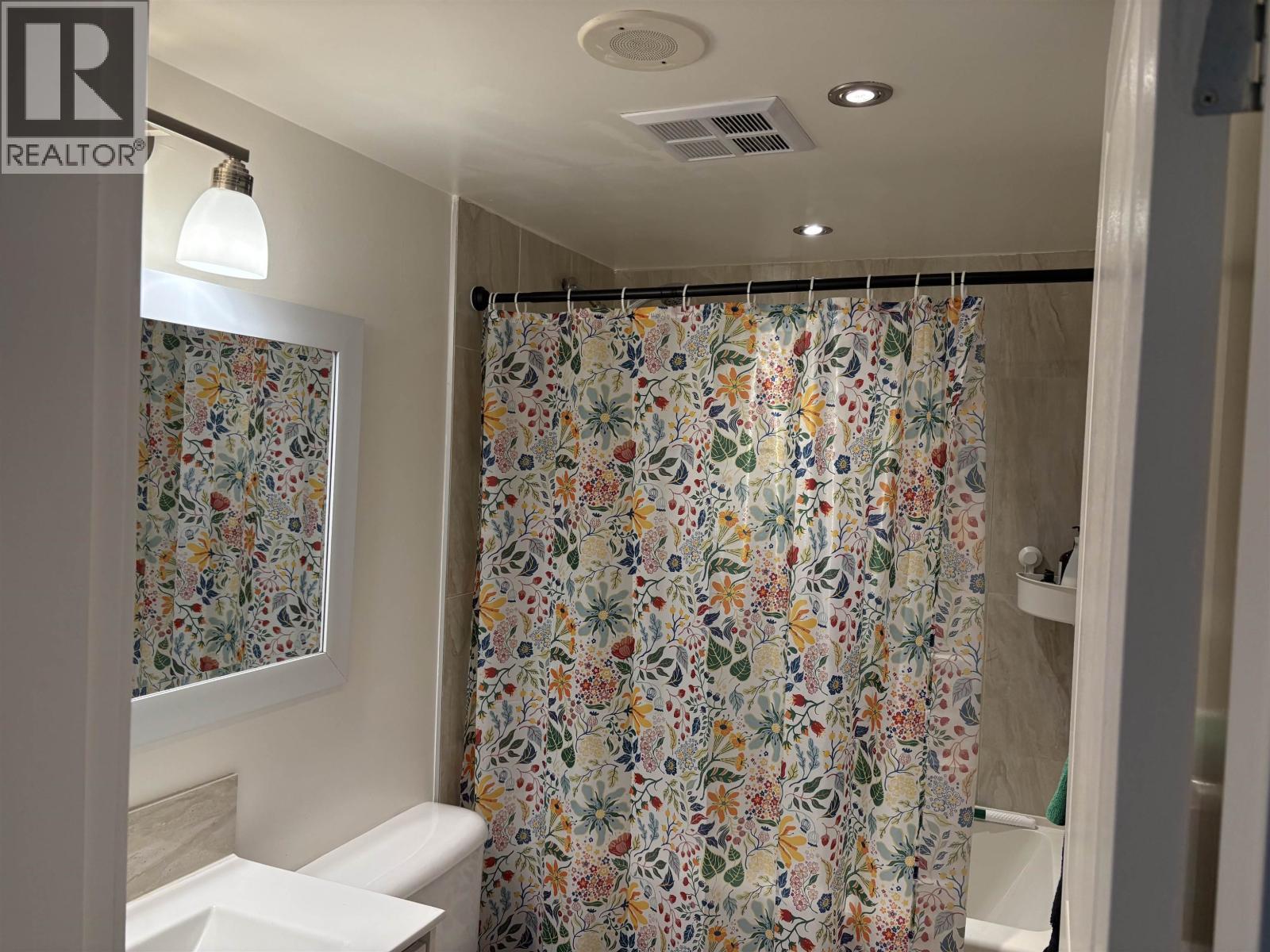 3438 Vanness Avenue, Vancouver, BC - Indoor