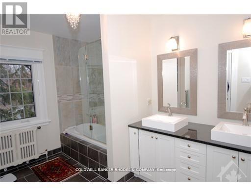 596 Queen Elizabeth Drive, Ottawa, ON - Indoor Photo Showing Bathroom