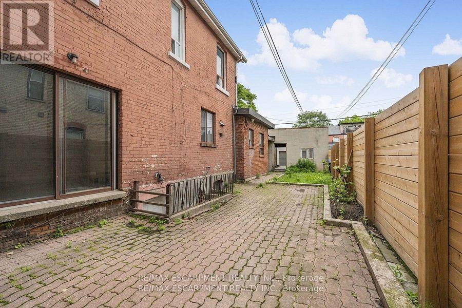 4 - 35 Beaconsfield Avenue, Toronto, ON - Outdoor With Exterior