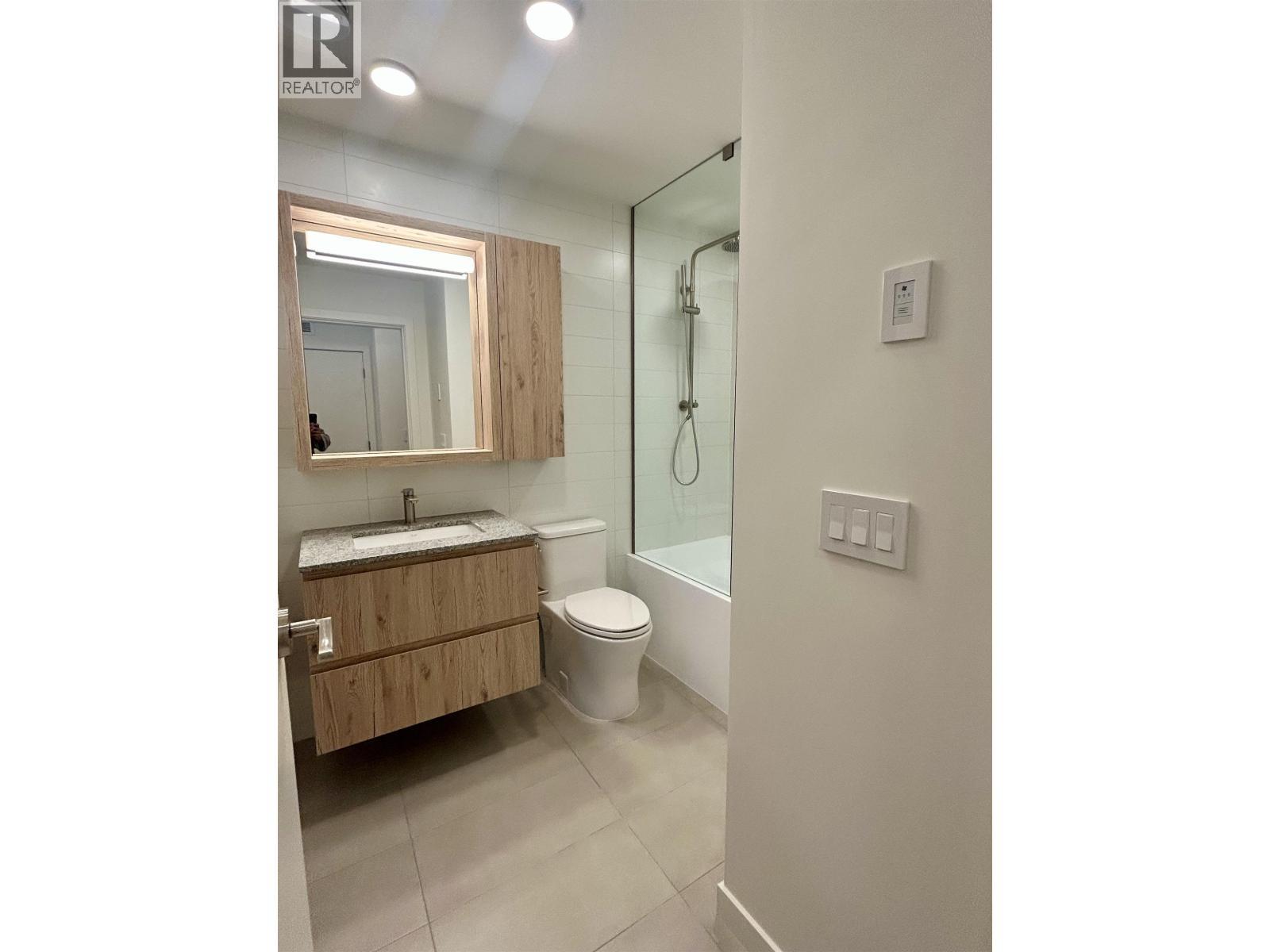 501 1504 Scott Crescent, Squamish, BC - Indoor Photo Showing Bathroom