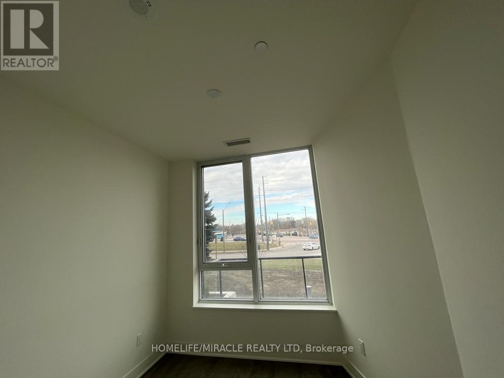 114 - 185 Deerfield Road, Newmarket, ON - Indoor Photo Showing Other Room