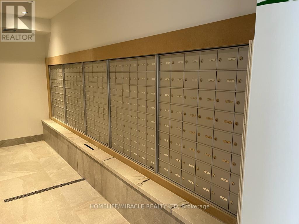 114 - 185 Deerfield Road, Newmarket, ON - Indoor Photo Showing Other Room