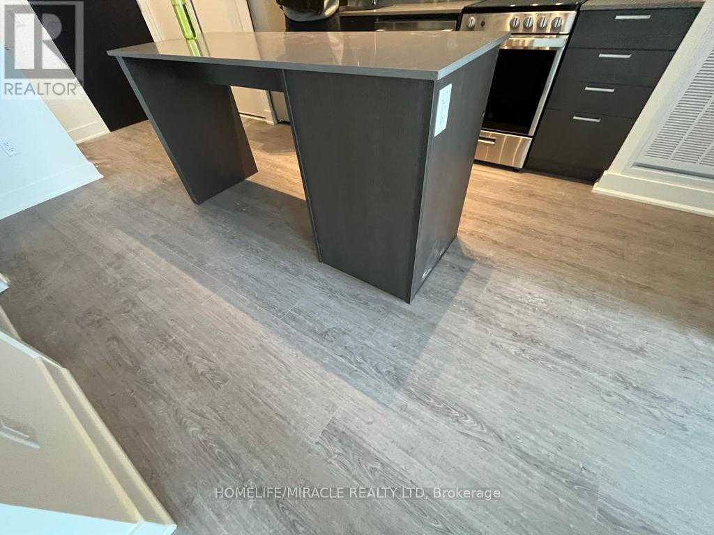 114 - 185 Deerfield Road, Newmarket, ON - Indoor Photo Showing Other Room