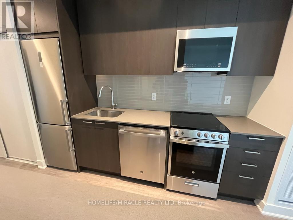 114 - 185 Deerfield Road, Newmarket, ON - Indoor Photo Showing Kitchen