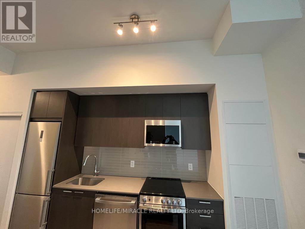 114 - 185 Deerfield Road, Newmarket, ON - Indoor Photo Showing Kitchen