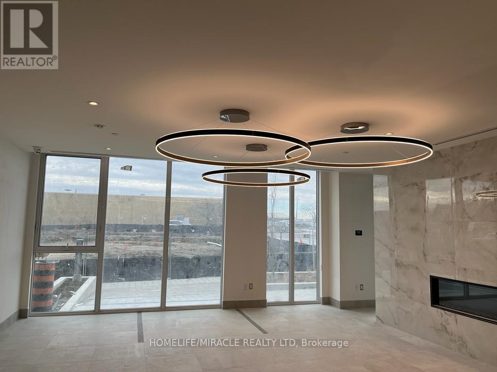 114 - 185 Deerfield Road, Newmarket, ON - Indoor Photo Showing Other Room