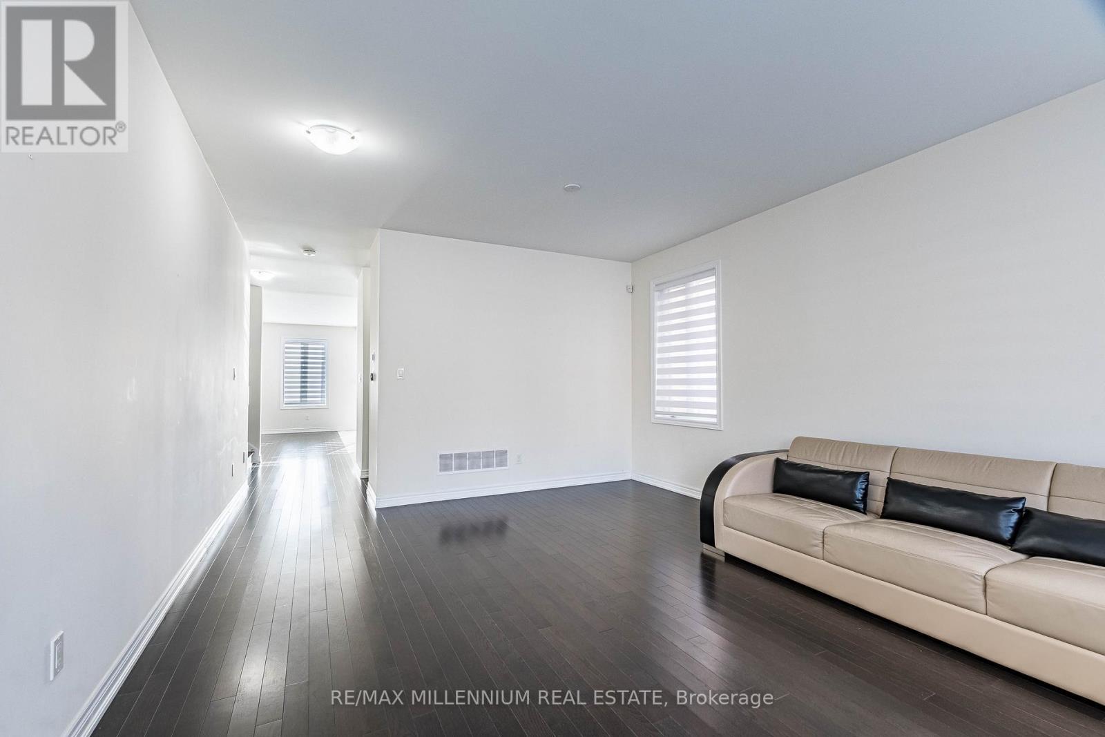 11 Spokanne Street, Brampton, ON - Indoor