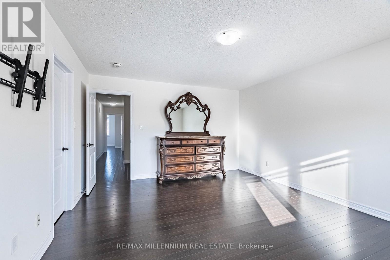 11 Spokanne Street, Brampton, ON - Indoor