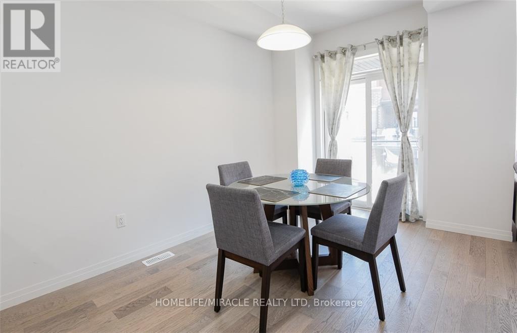 130 - 30 Times Square Boulevard, Hamilton, ON - Indoor Photo Showing Dining Room