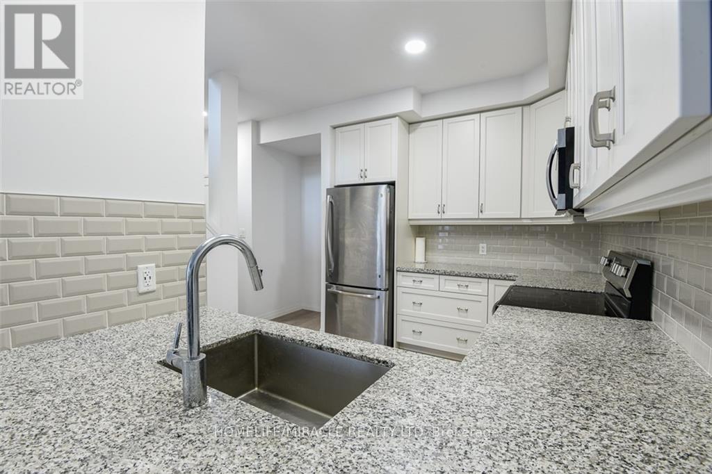 130 - 30 Times Square Boulevard, Hamilton, ON - Indoor Photo Showing Kitchen With Stainless Steel Kitchen