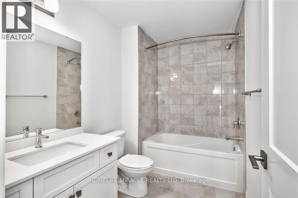 130 - 30 Times Square Boulevard, Hamilton, ON - Indoor Photo Showing Bathroom
