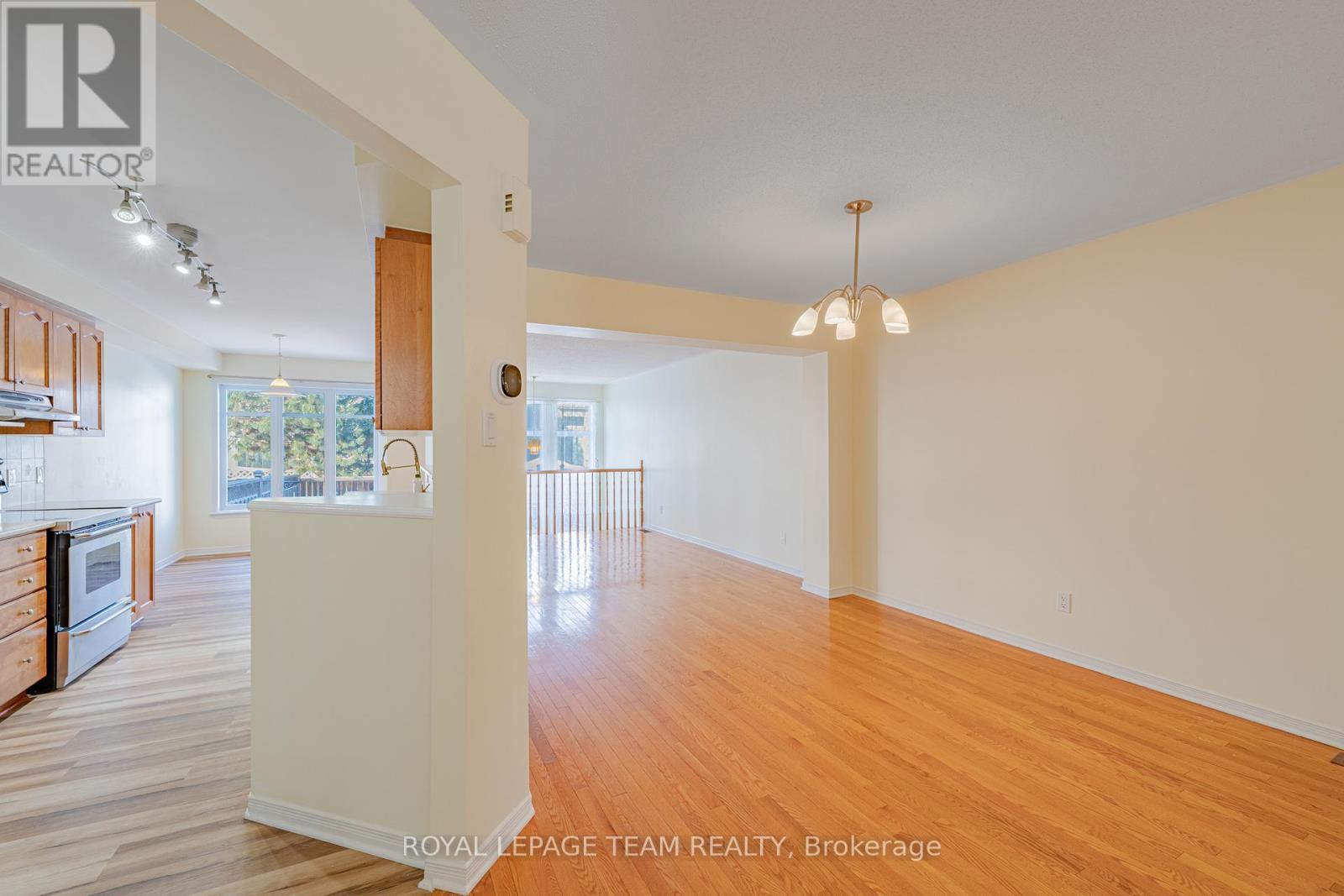 184 Deercroft Avenue, Ottawa, ON - Indoor Photo Showing Other Room