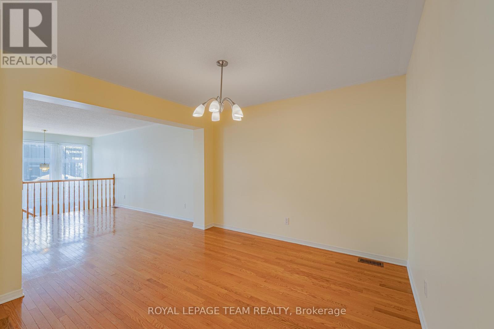184 Deercroft Avenue, Ottawa, ON - Indoor Photo Showing Other Room