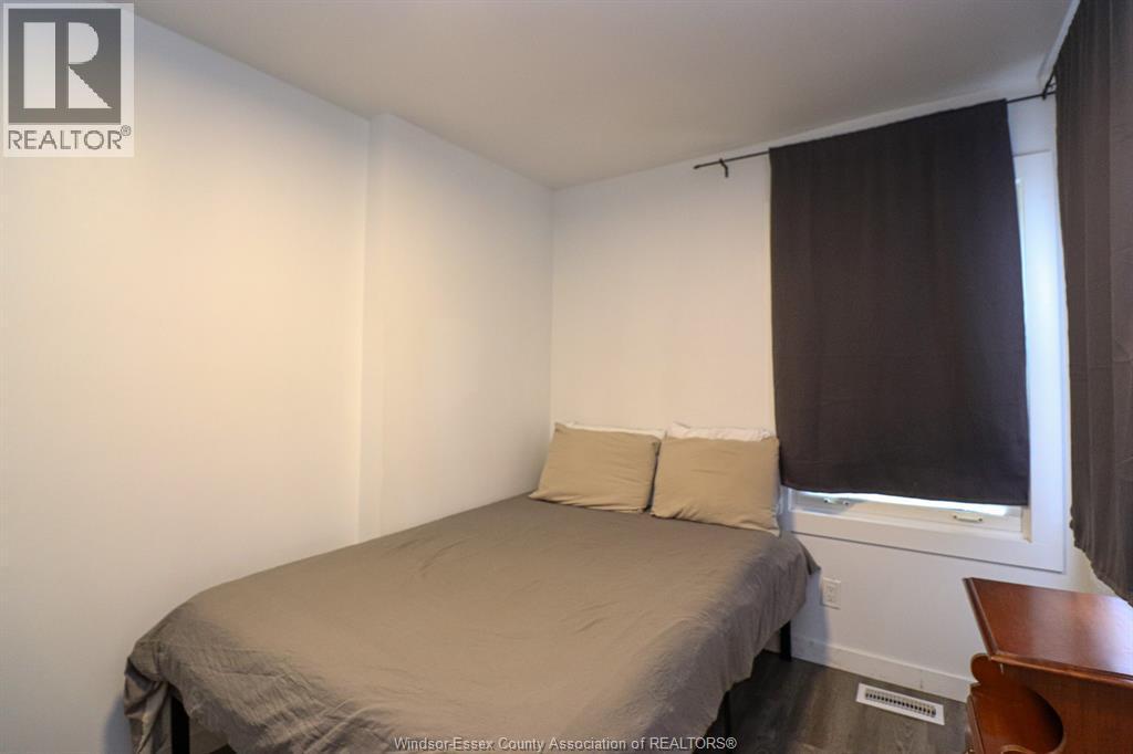 3504 Barrymore, Windsor, ON - Indoor Photo Showing Bedroom