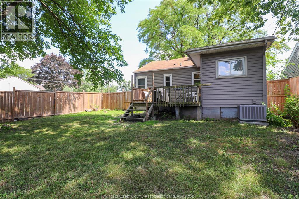 3504 Barrymore, Windsor, ON - Outdoor