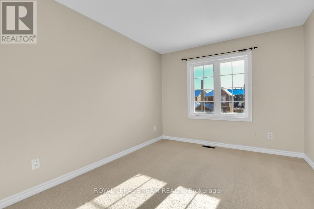 541 Salzburg Drive, Ottawa, ON - Indoor Photo Showing Other Room