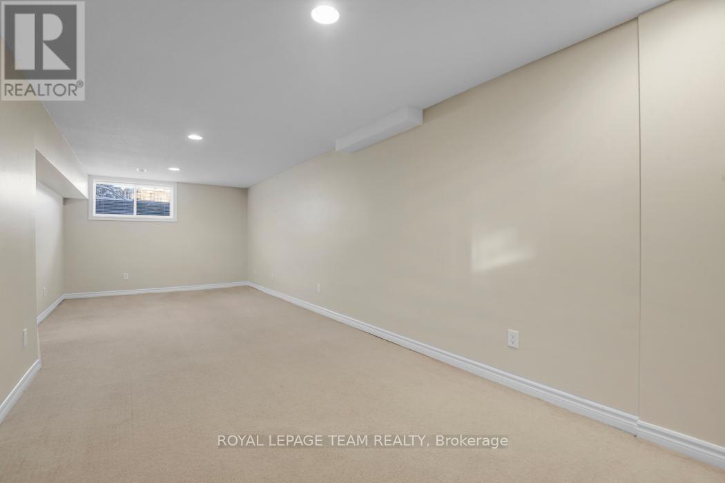 541 Salzburg Drive, Ottawa, ON - Indoor