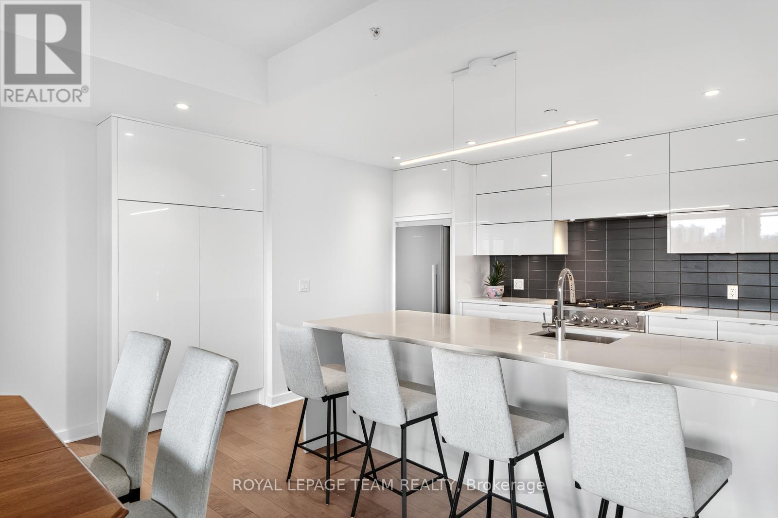 608 - 135 Barrette Street, Ottawa, ON - Indoor Photo Showing Kitchen With Upgraded Kitchen