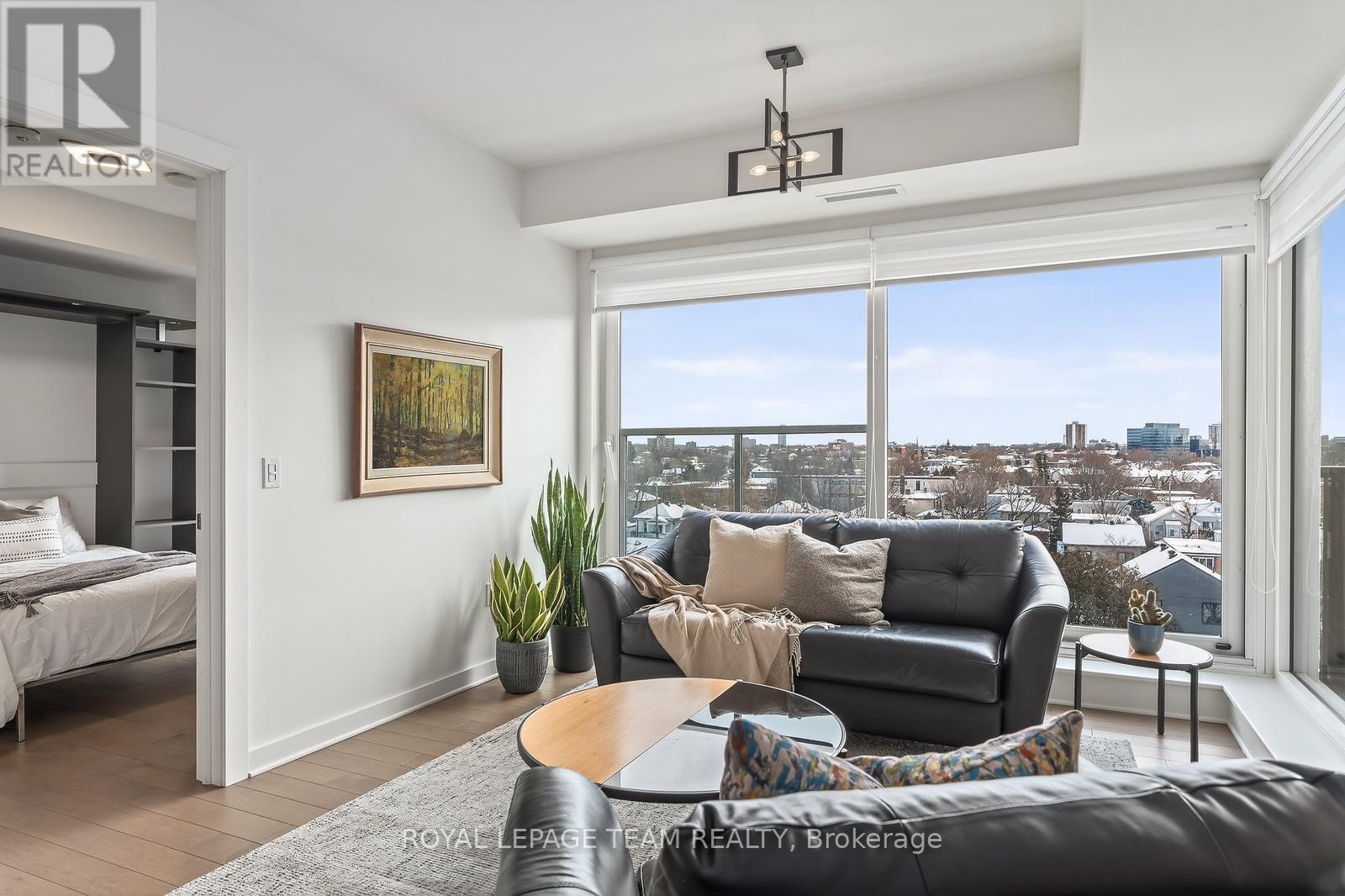 608 - 135 Barrette Street, Ottawa, ON - Indoor Photo Showing Living Room
