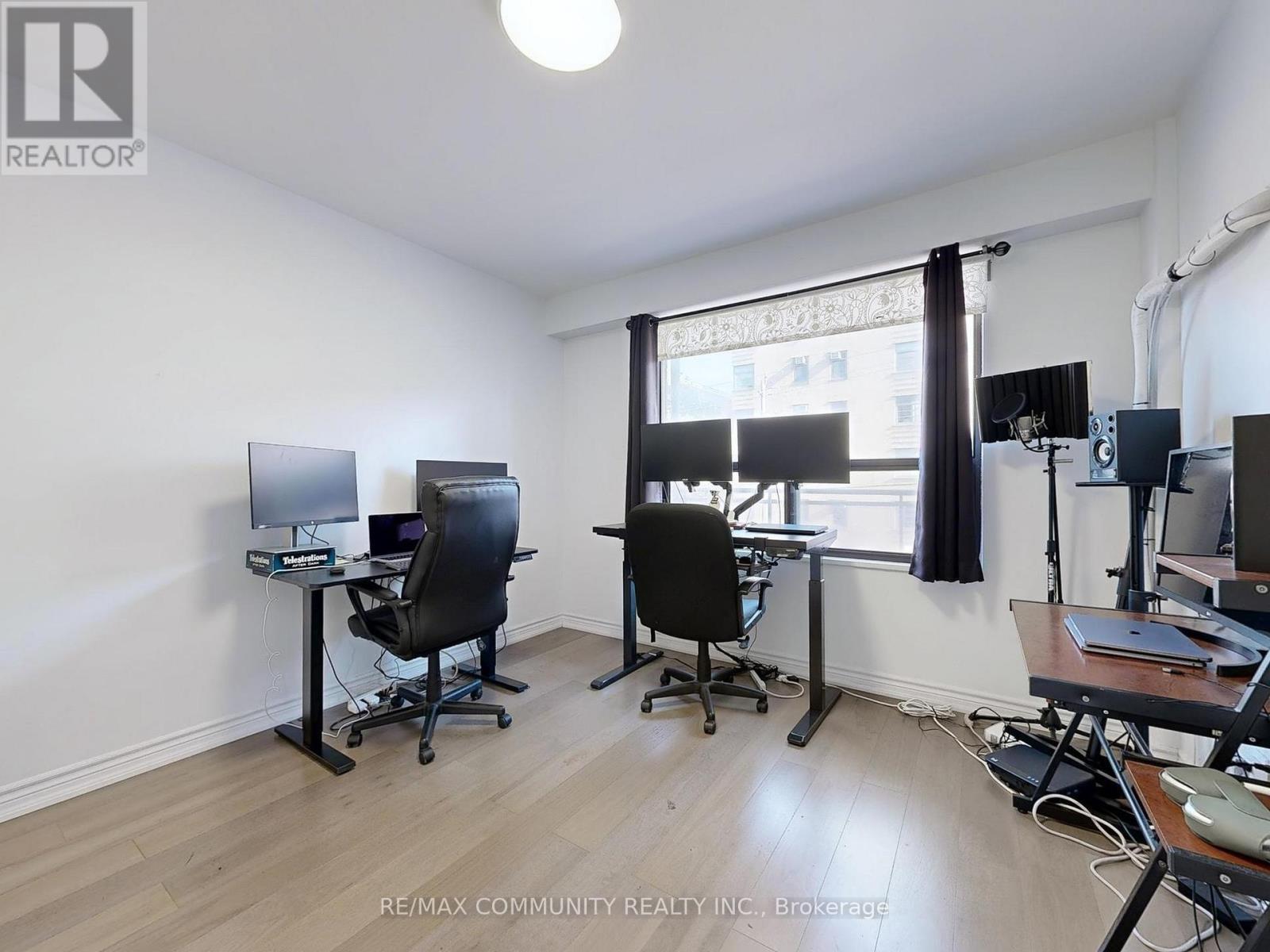 309 - 740 Eglinton Avenue W, Toronto, ON - Indoor Photo Showing Gym Room