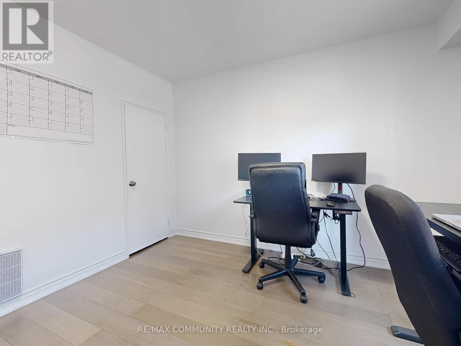 309 - 740 Eglinton Avenue W, Toronto, ON - Indoor Photo Showing Office