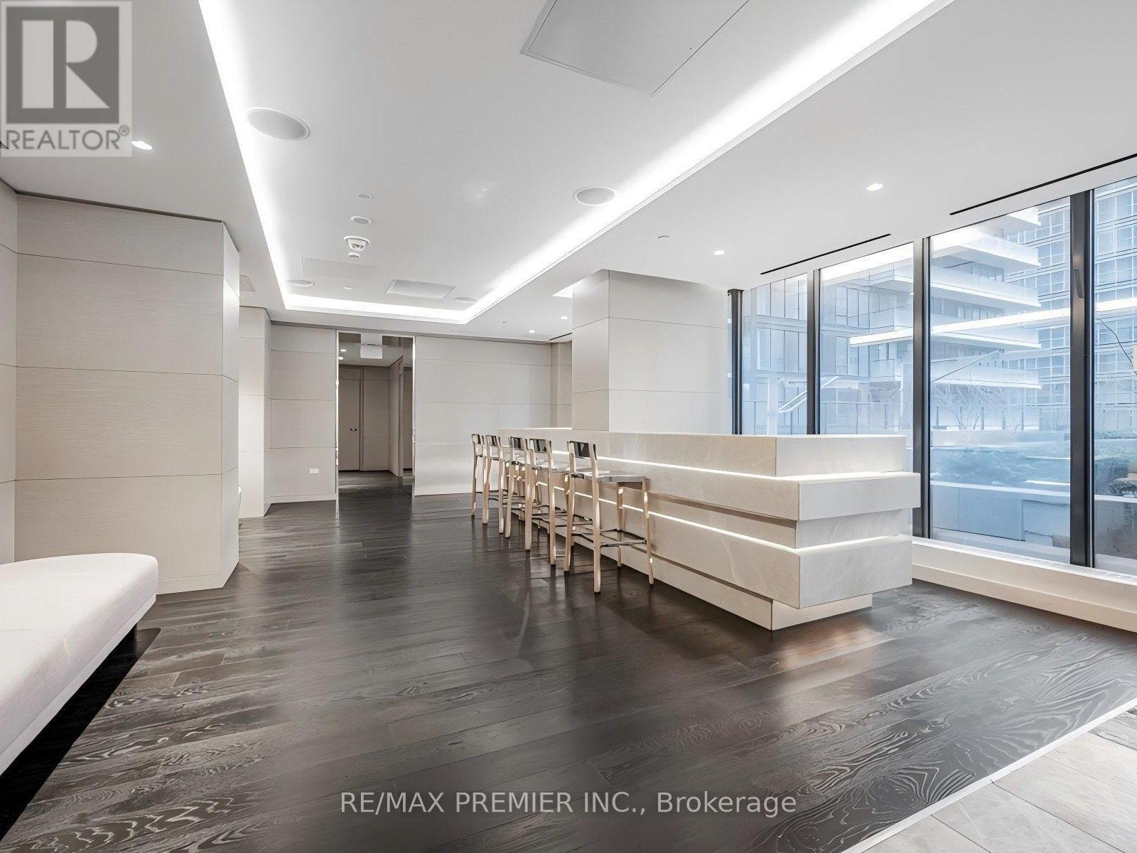 617 - 115 Blue Jays Way, Toronto, ON - Indoor