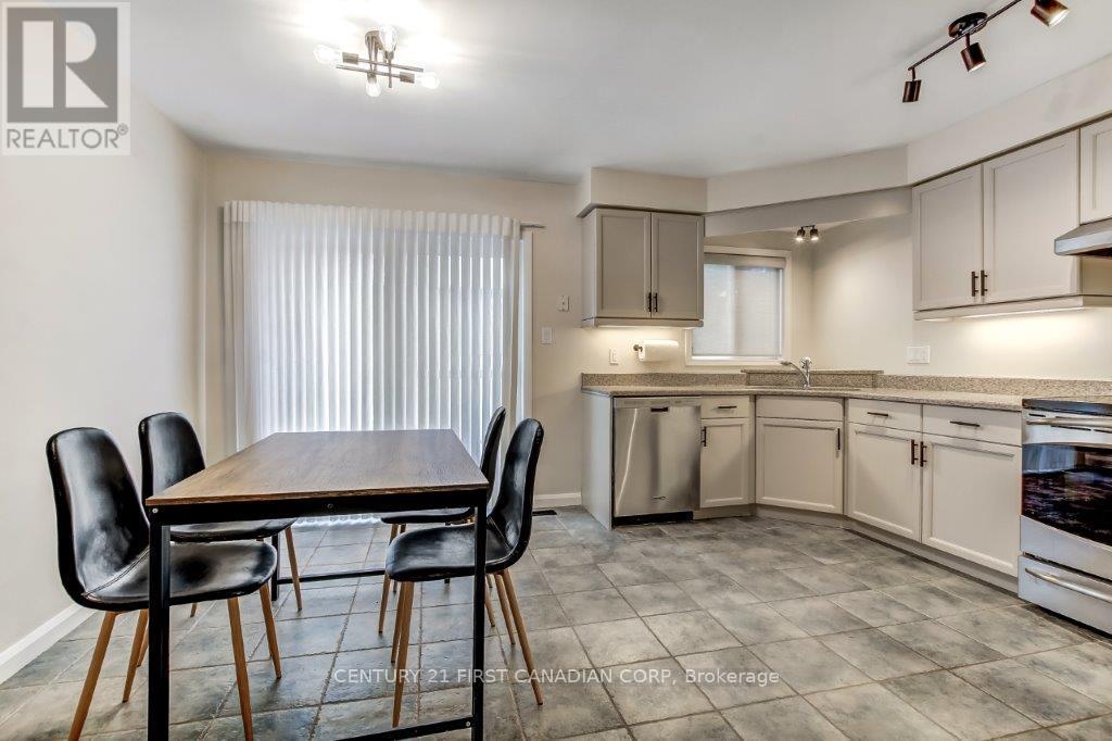 2 - 609 Colborne Street, London East (East F), ON - Indoor