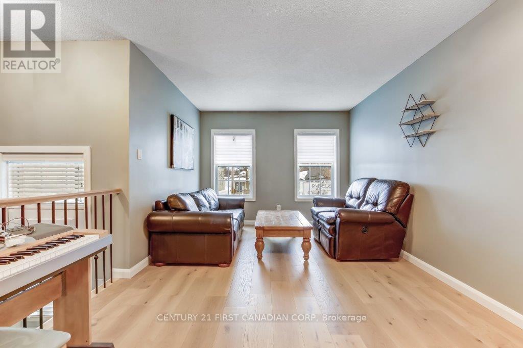 2 - 609 Colborne Street, London East (East F), ON - Indoor Photo Showing Living Room