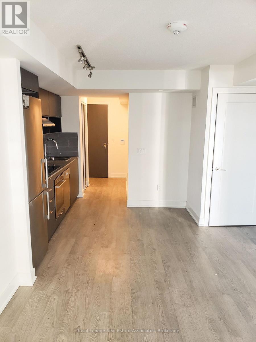 1405 - 7 Mabelle Avenue, Toronto, ON - Indoor Photo Showing Kitchen
