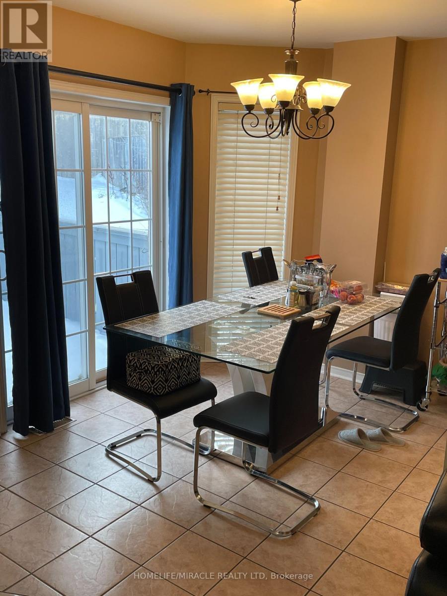 26 Penbridge Circle, Brampton, ON - Indoor Photo Showing Dining Room