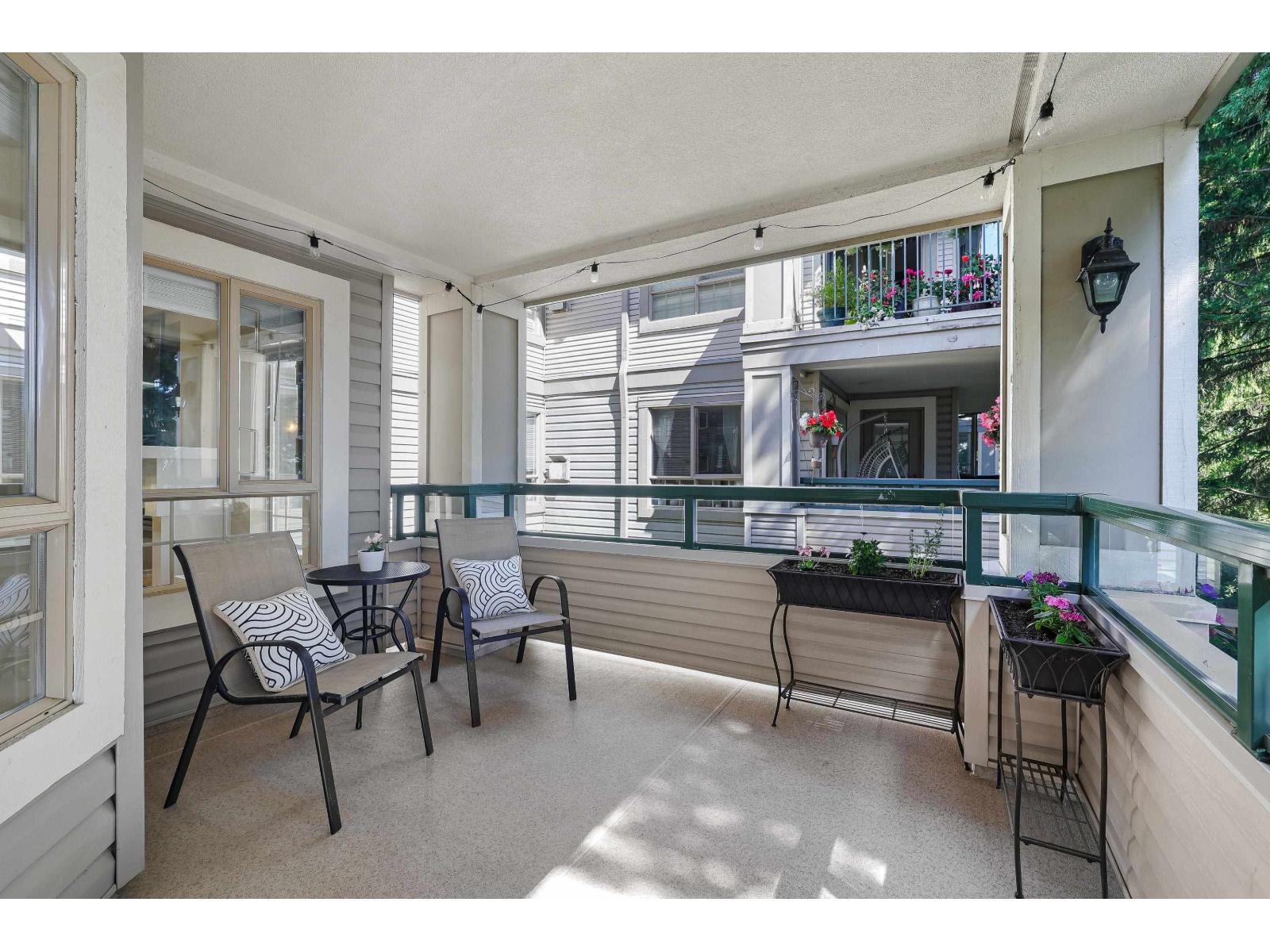 210 22025 48 Avenue, Langley, BC - With Exterior