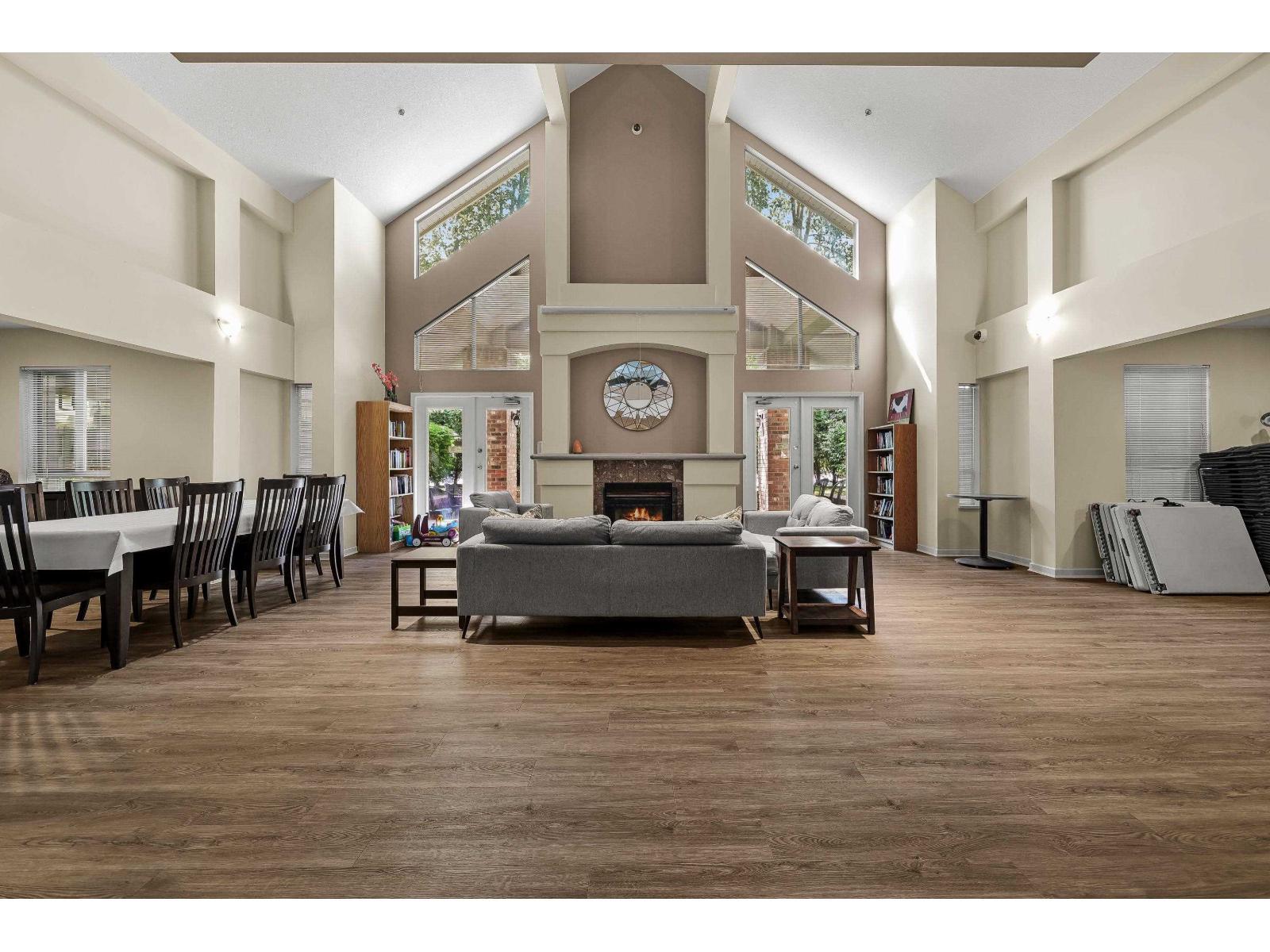 210 22025 48 Avenue, Langley, BC - Indoor