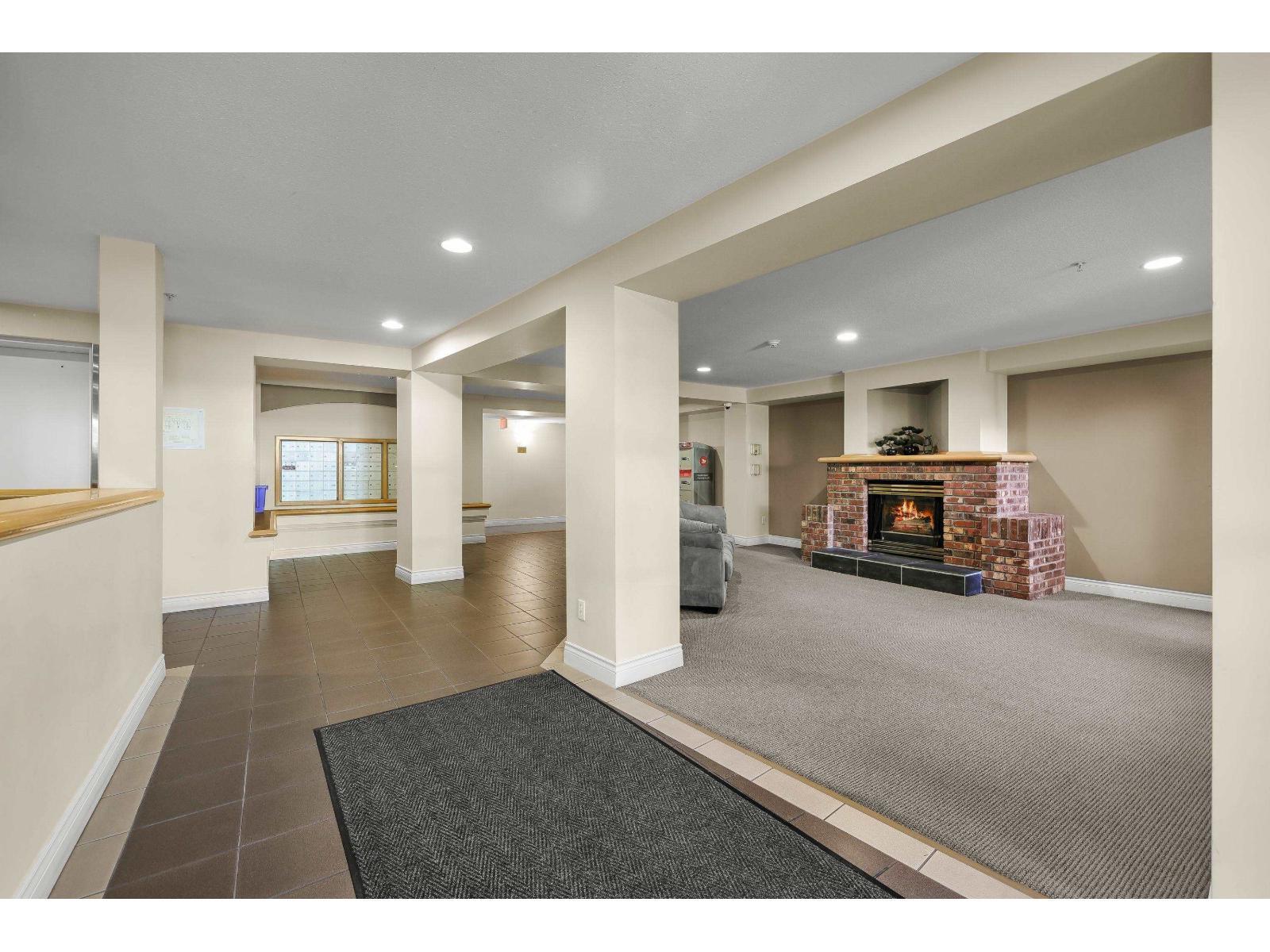 210 22025 48 Avenue, Langley, BC - Indoor Photo Showing Other Room