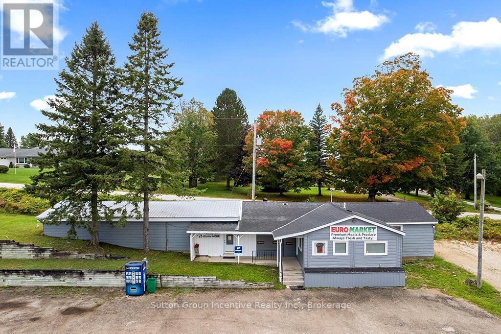 317080 6 & 10, Chatsworth, ON