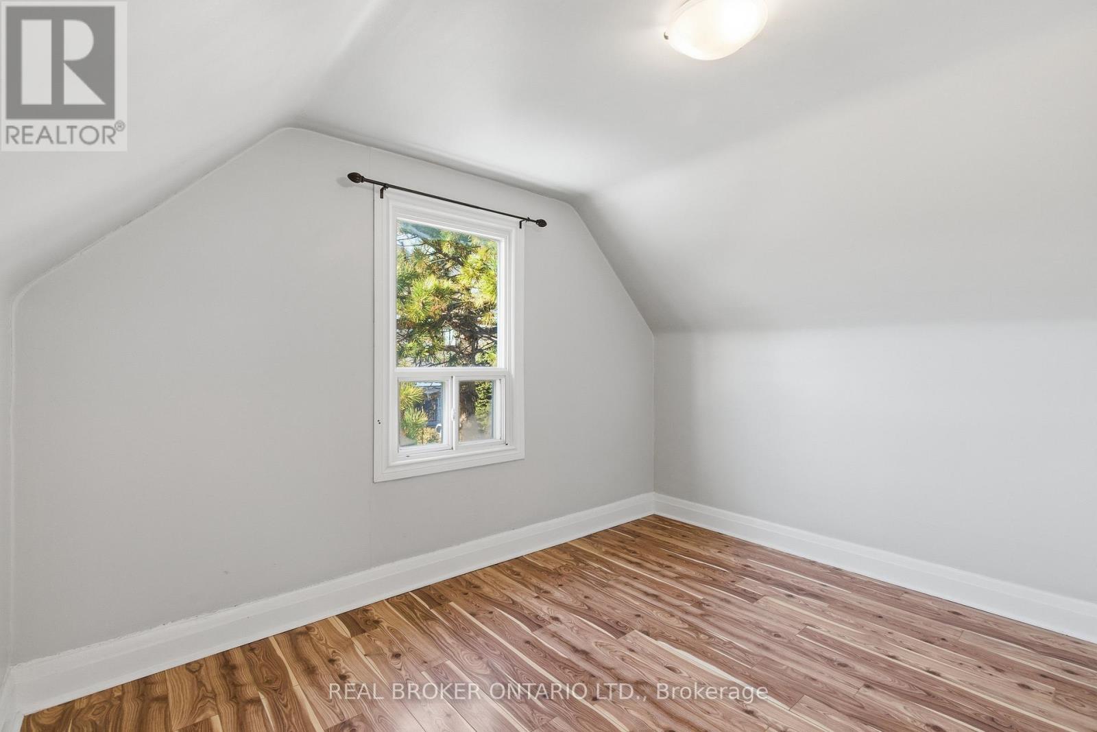 26 Bayfield Avenue, Hamilton, ON - Indoor Photo Showing Other Room