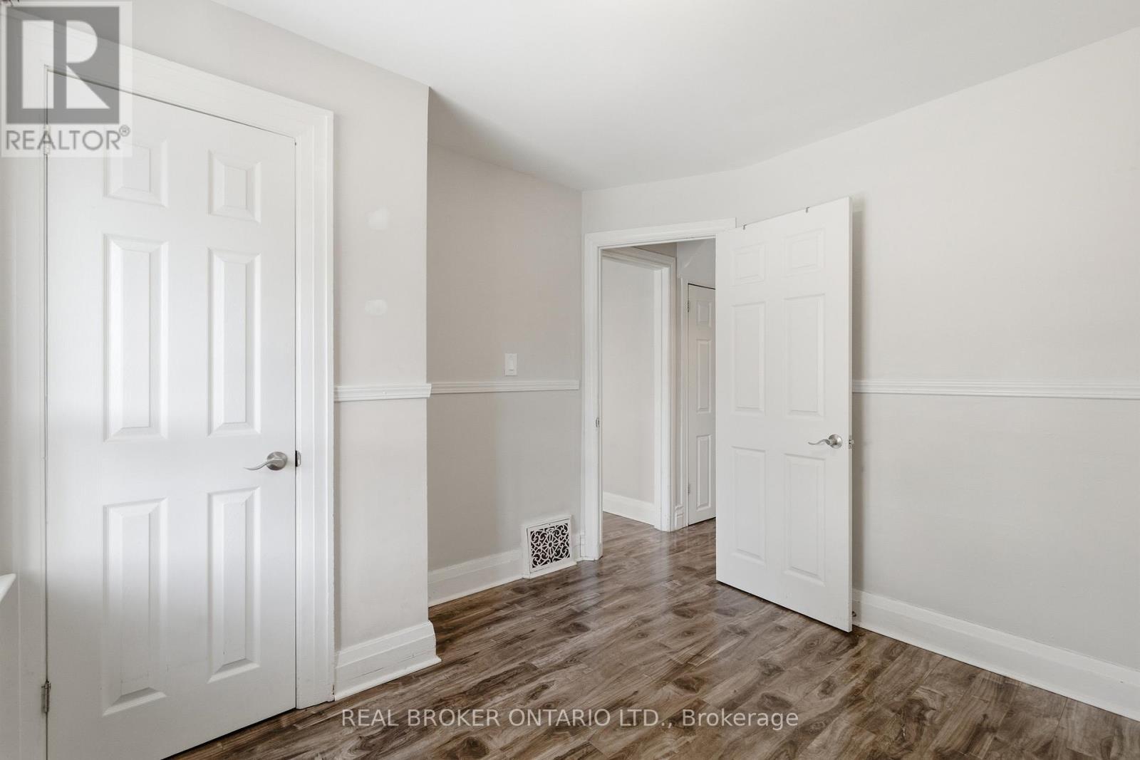 26 Bayfield Avenue, Hamilton, ON - Indoor Photo Showing Other Room