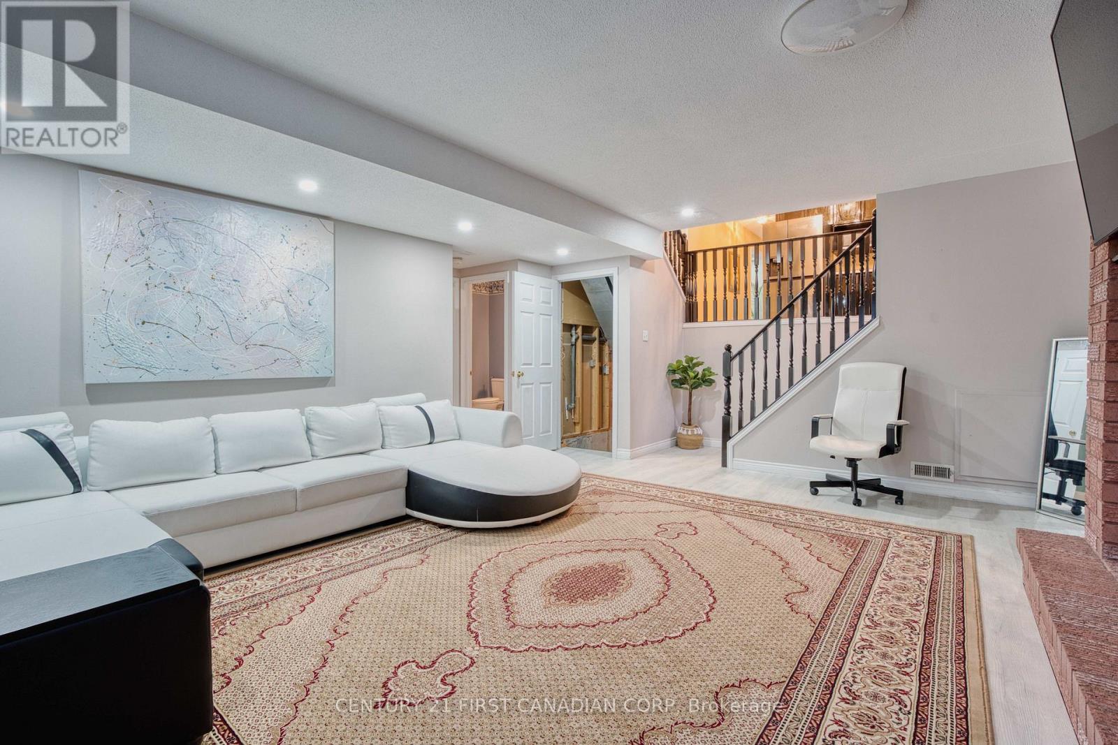 23 Josselyn Drive, London South (South X), ON - Indoor