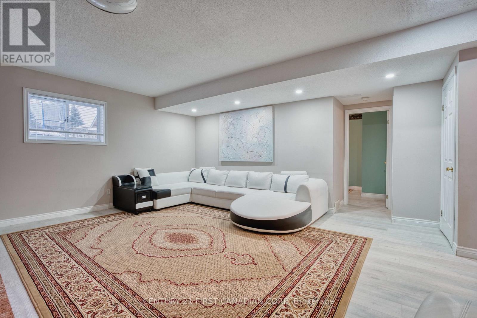 23 Josselyn Drive, London South (South X), ON - Indoor