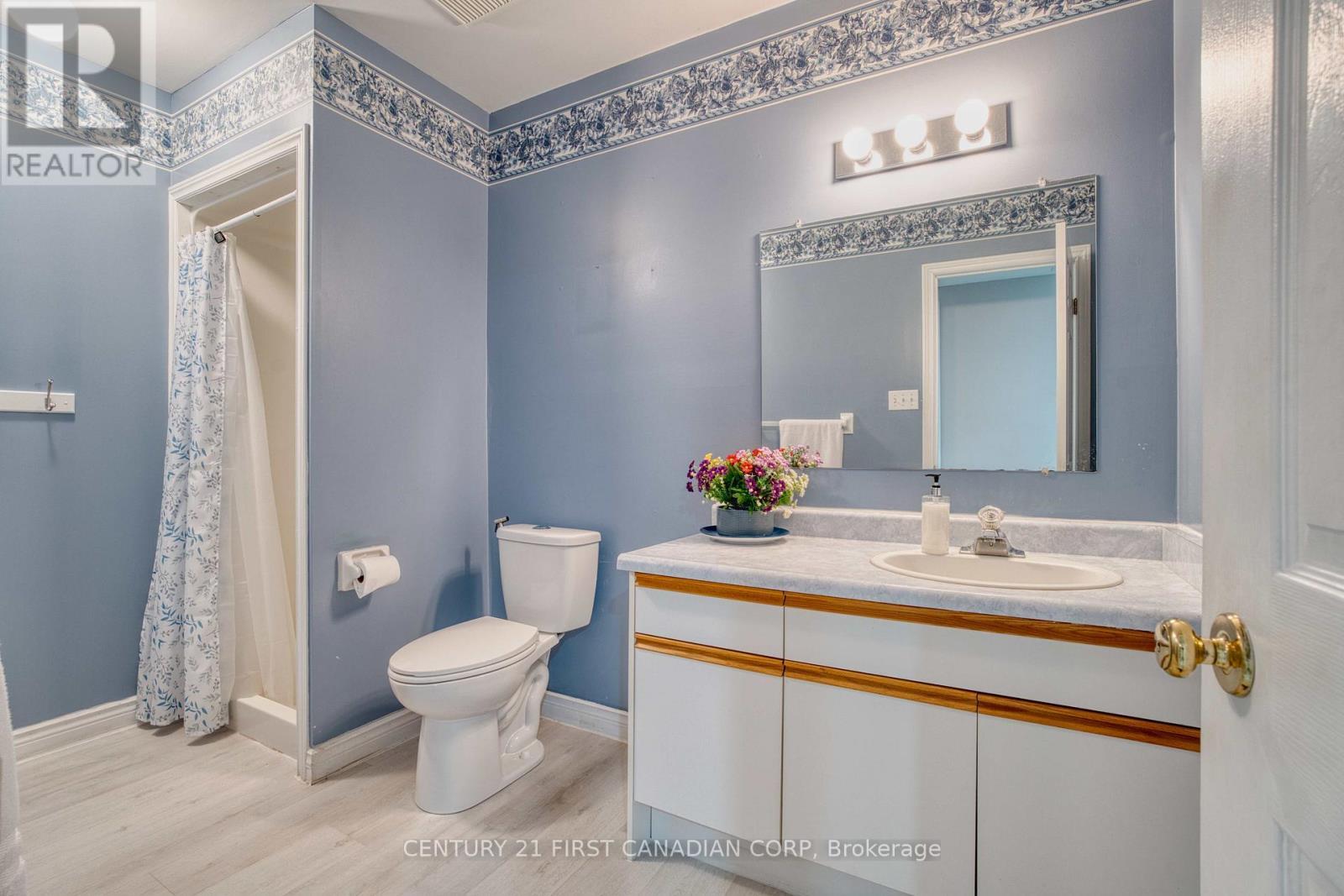 23 Josselyn Drive, London South (South X), ON - Indoor Photo Showing Bathroom