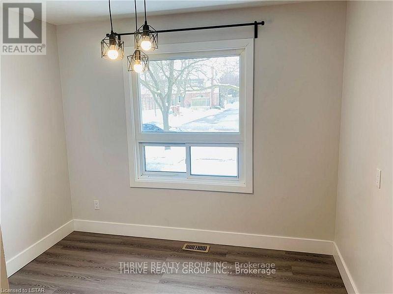 8 Homestead Crescent, London North (North F), ON - Indoor Photo Showing Other Room