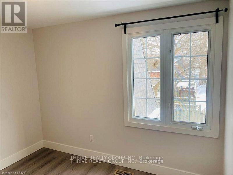 8 Homestead Crescent, London North (North F), ON - Indoor Photo Showing Other Room