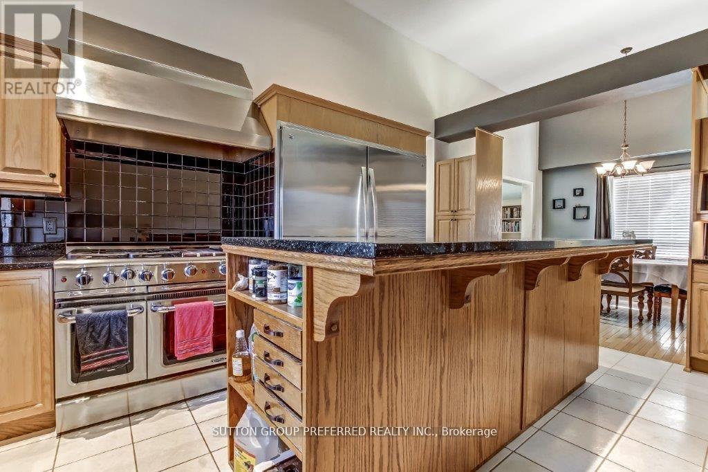 296 Bournemouth Drive, London East (East I), ON - Indoor Photo Showing Kitchen