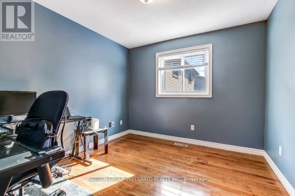 296 Bournemouth Drive, London East (East I), ON - Indoor Photo Showing Office