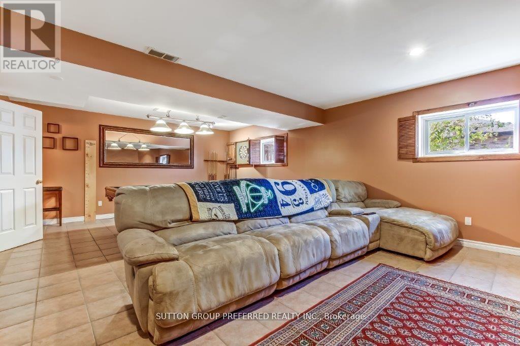 296 Bournemouth Drive, London East (East I), ON - Indoor Photo Showing Living Room