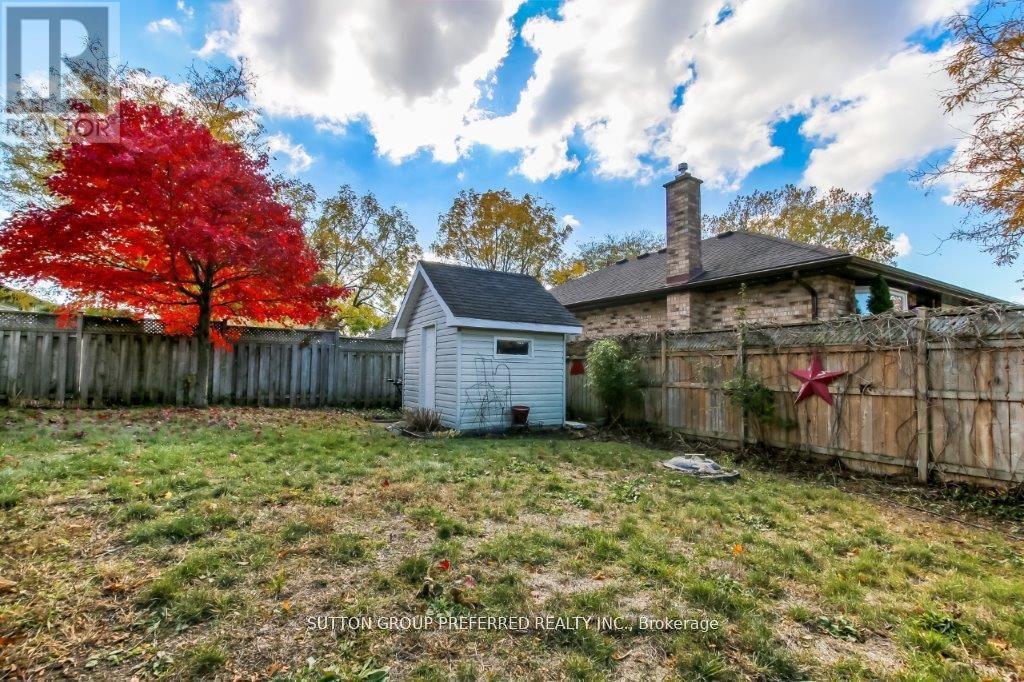 296 Bournemouth Drive, London East (East I), ON - Outdoor