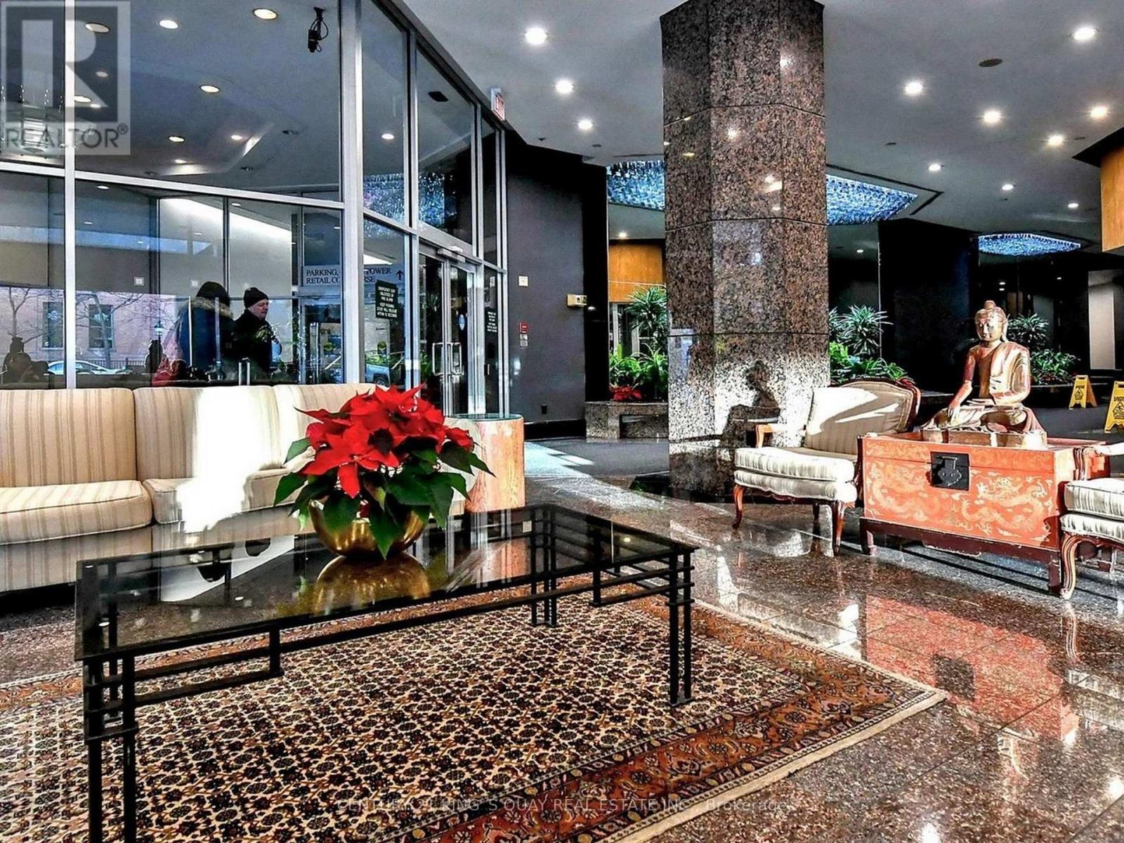 1900 - 38 Elm Street, Toronto, ON - Indoor